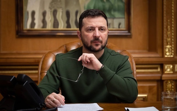 Зеленський заінтригував заявою про ракету-дрон "Паляниця"