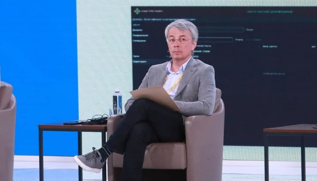 Міністр Ткаченко пропонує "лагідну українізацію" для телеканалів