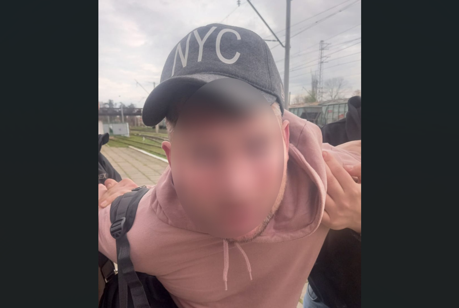 Одесит обдурив львівську пенсіонерку на 3 тисячі євро та 1 600 доларів