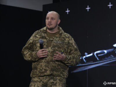 Україна створила лазерну зброю та активно використовує дрони-"матки"