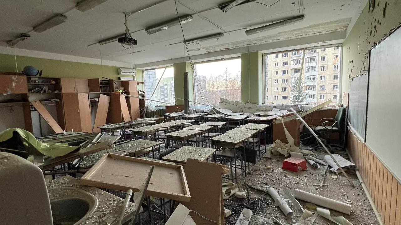 Наслідки ракетного обстрілу Львова: попередньо, одна людина загинула, 8 поранених