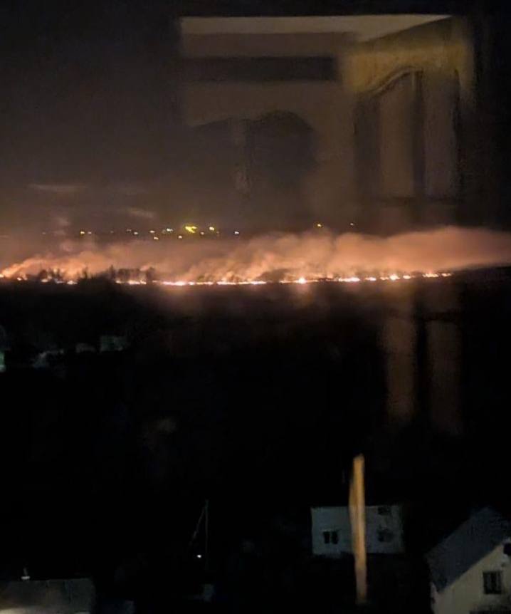 Вночі біля Львова спалахнула потужна пожежа: подробиці (фото)