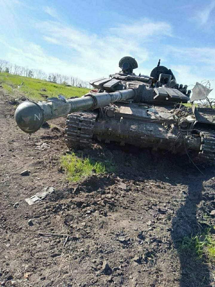 Три місяці війни: росіяни втратили понад 1 300 танків і 29 350 солдат