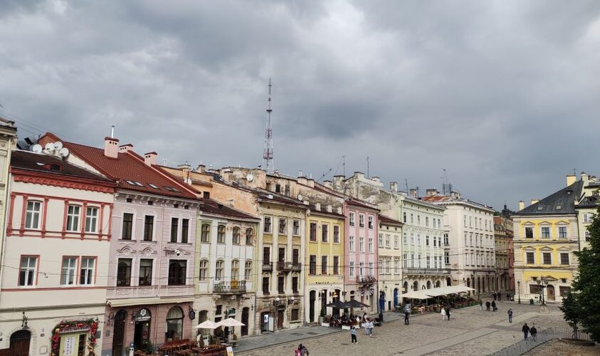 У Львові штормове попередження: на завтра прогнозують грози та град