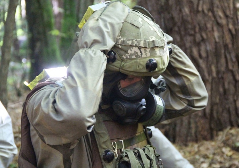 Американська розвідка попереджає про інсценування Росією хімічної атаки під чужим прапором