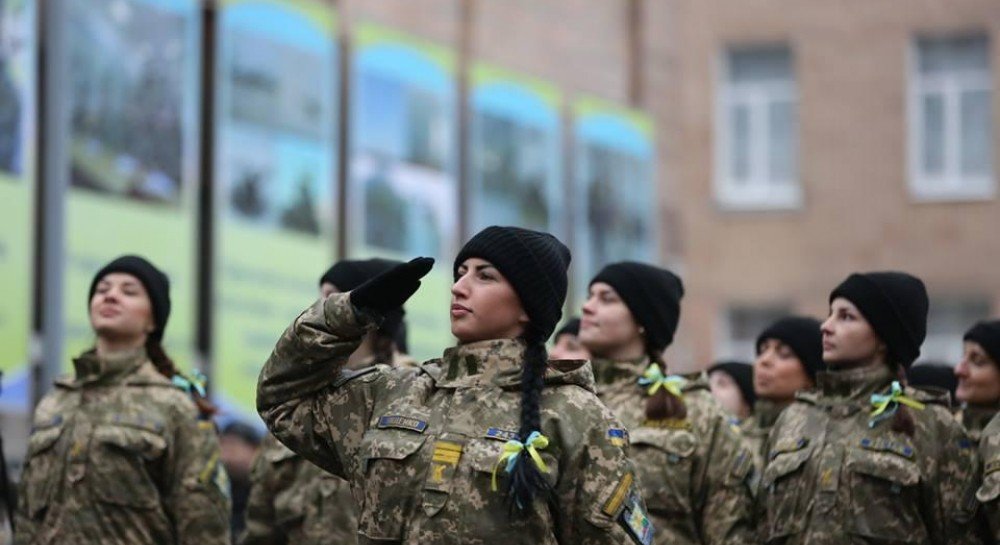 Жінкам знімуть останні обмеження в армії України