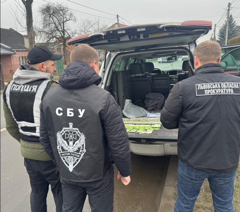Земля за мільйон у євро: судитимуть голову громади з Львівщини та його пособника
