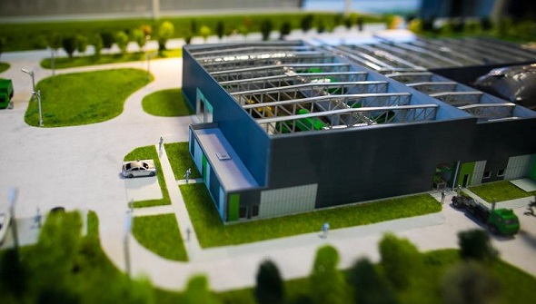 Підприємства із зони бойових дій евакуюють на Захід України