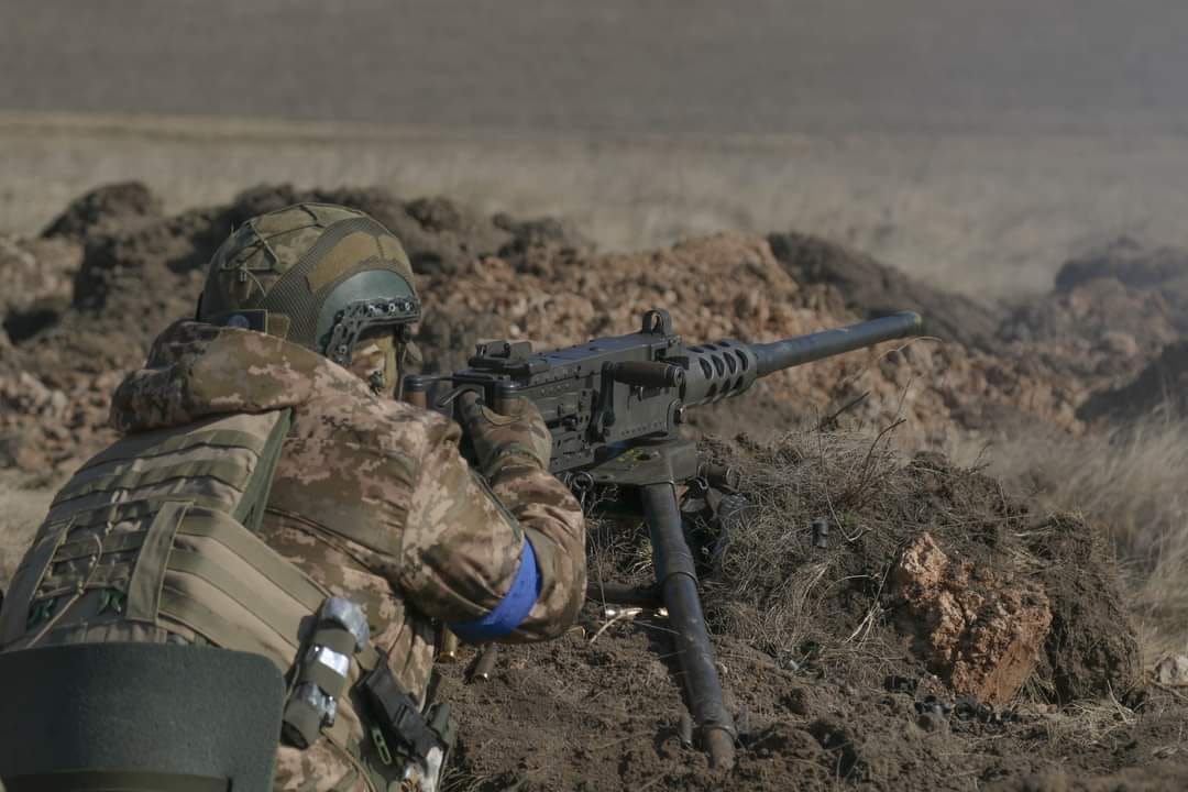 Ворог втратив ще майже 700 військових, 10 одиниць "броні"