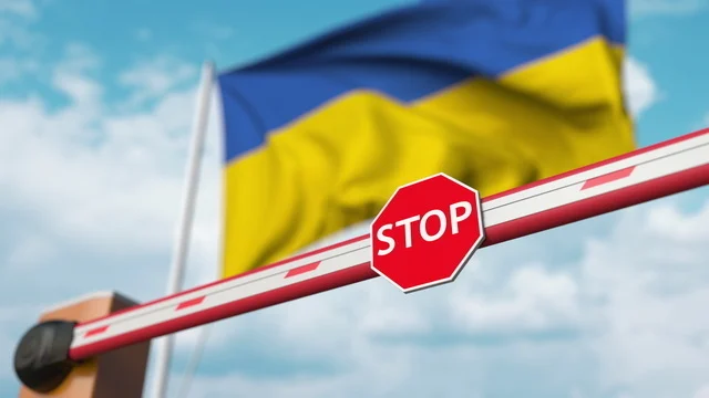 Троє мешканців Львівщини допомогли втекти за кордон дванадцятьом ухилянтам