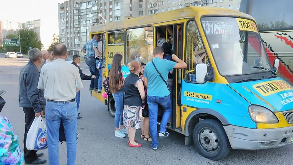 Приміські «маршрутки». Перевірки і ймовірний транспортний капець без них