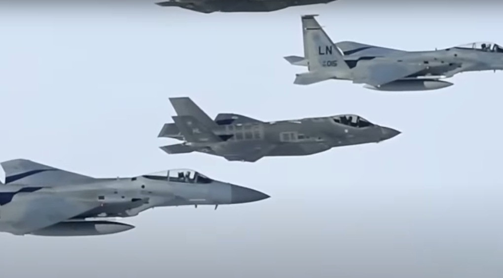 Байден підтримав навчання українців на винищувачах F-16. Зеленський відреагував