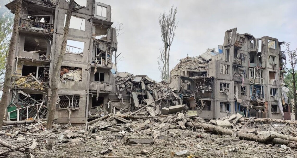 «Лізуть, як таргани»: рашисти йдуть на штурм тисячами військових і десятками техніки