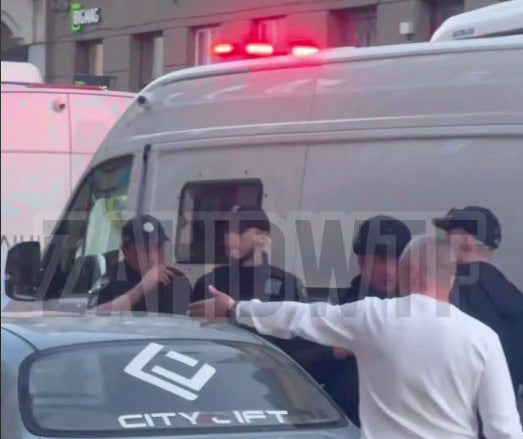 З'явилося перше відео з місця затримання озброєних людей у Львові