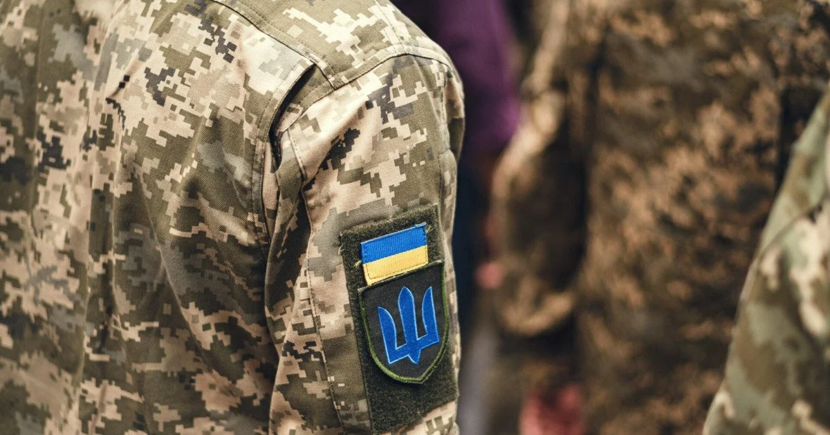 Трагедія в Ужгороді: у лікарні помер чоловік, який випав із вікна будівлі ТЦК