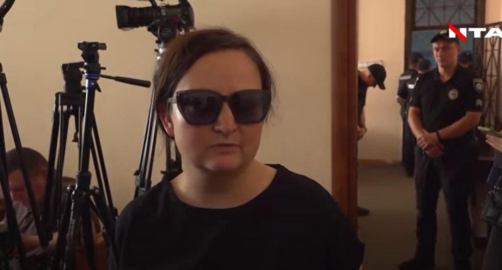 Донька Ірини Фаріон у залі суду розповіла, що побачила в очах підозрюваного
