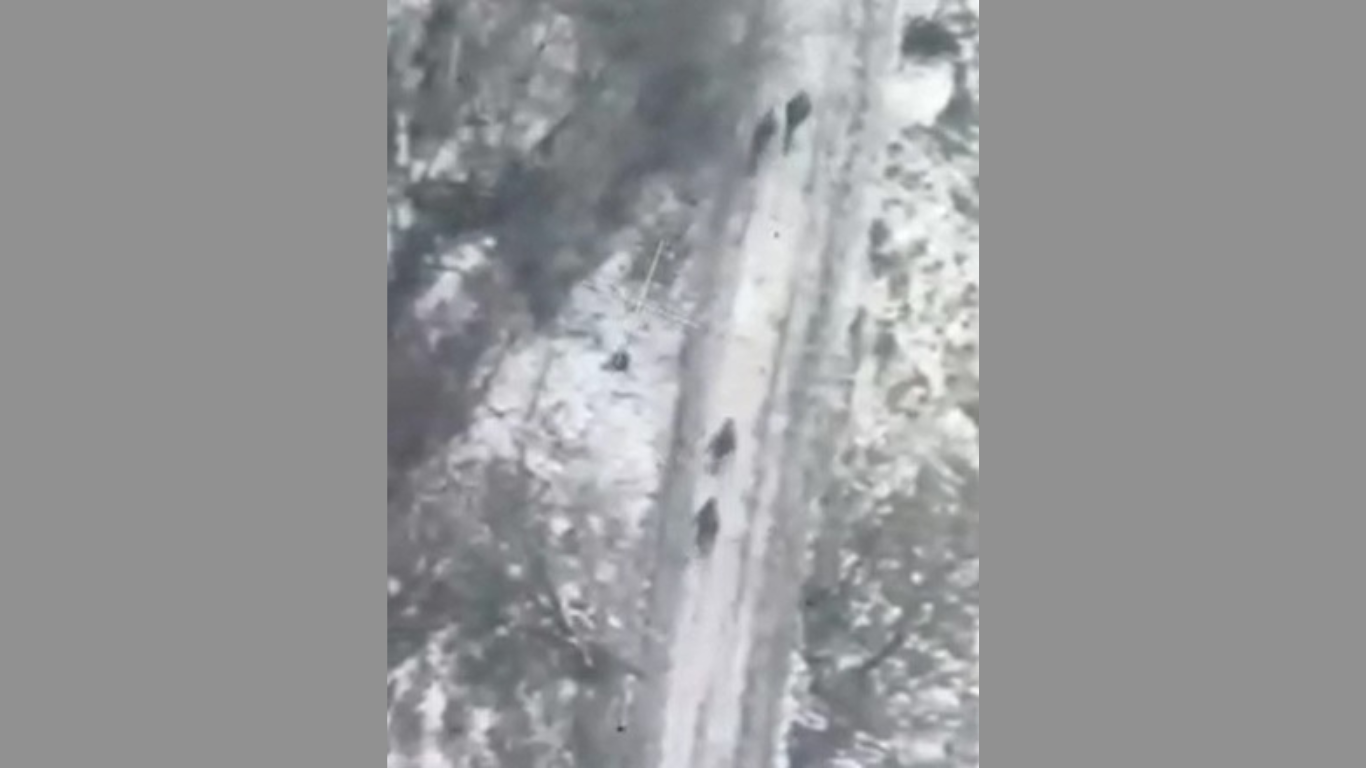 Сунуть хмарою зомбі. Військовий опублікував свіже відео наступу росіян на Соледар