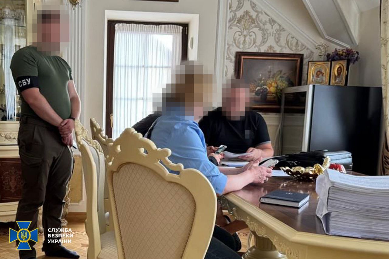 В Україні повідомили про підозру братам Медведчука та Козака