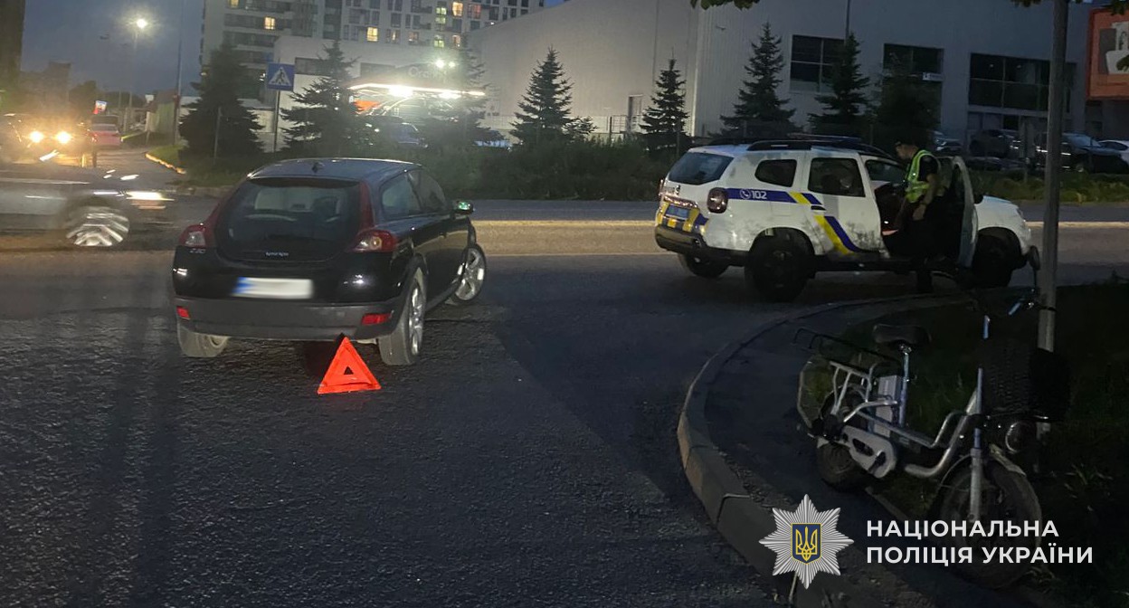У Львові на Кульпарківській не розминулися автівка та ровер