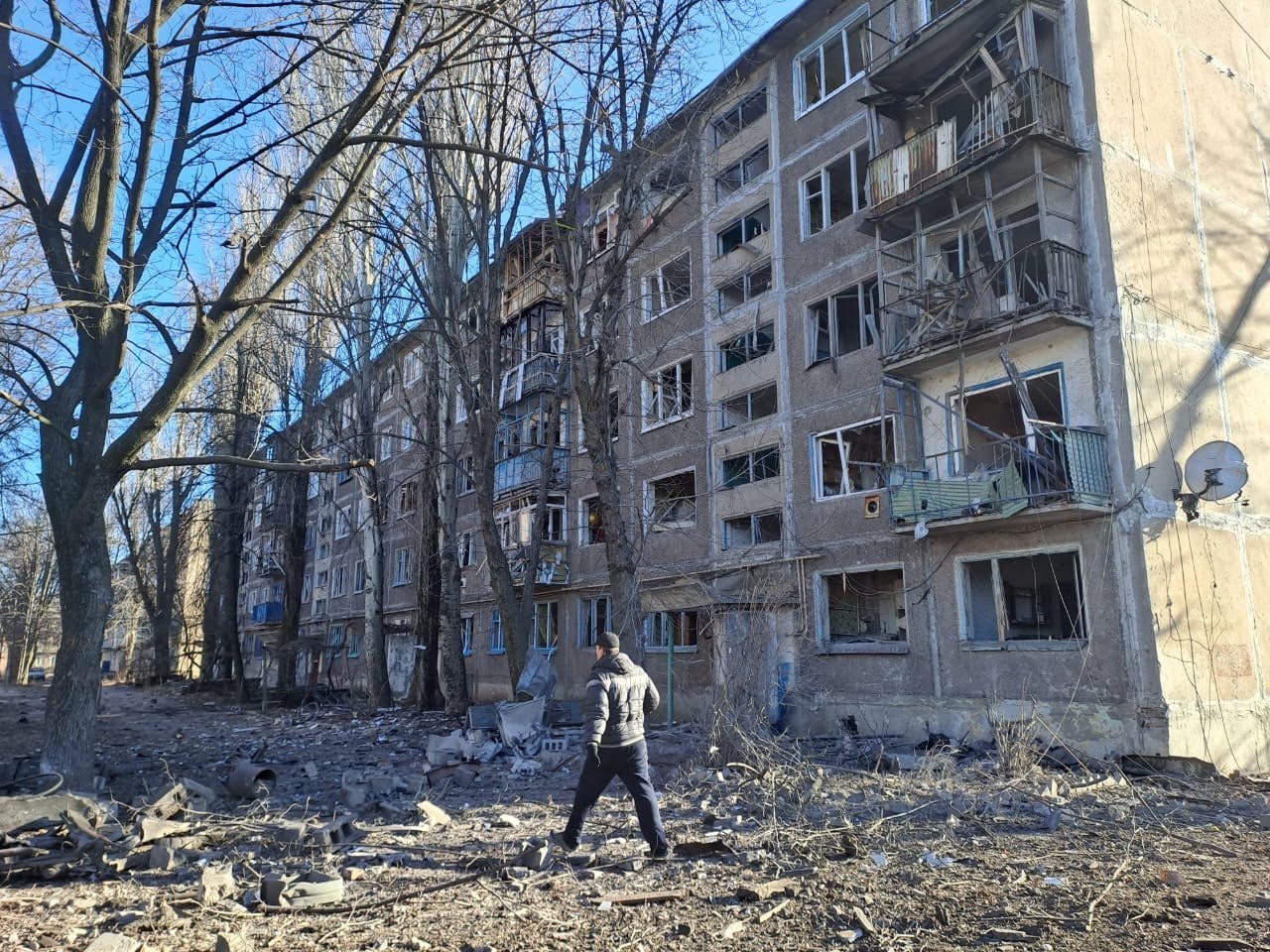Терор на Донеччині. Рашисти обстріляли Часів Яр, двоє людей загинуло