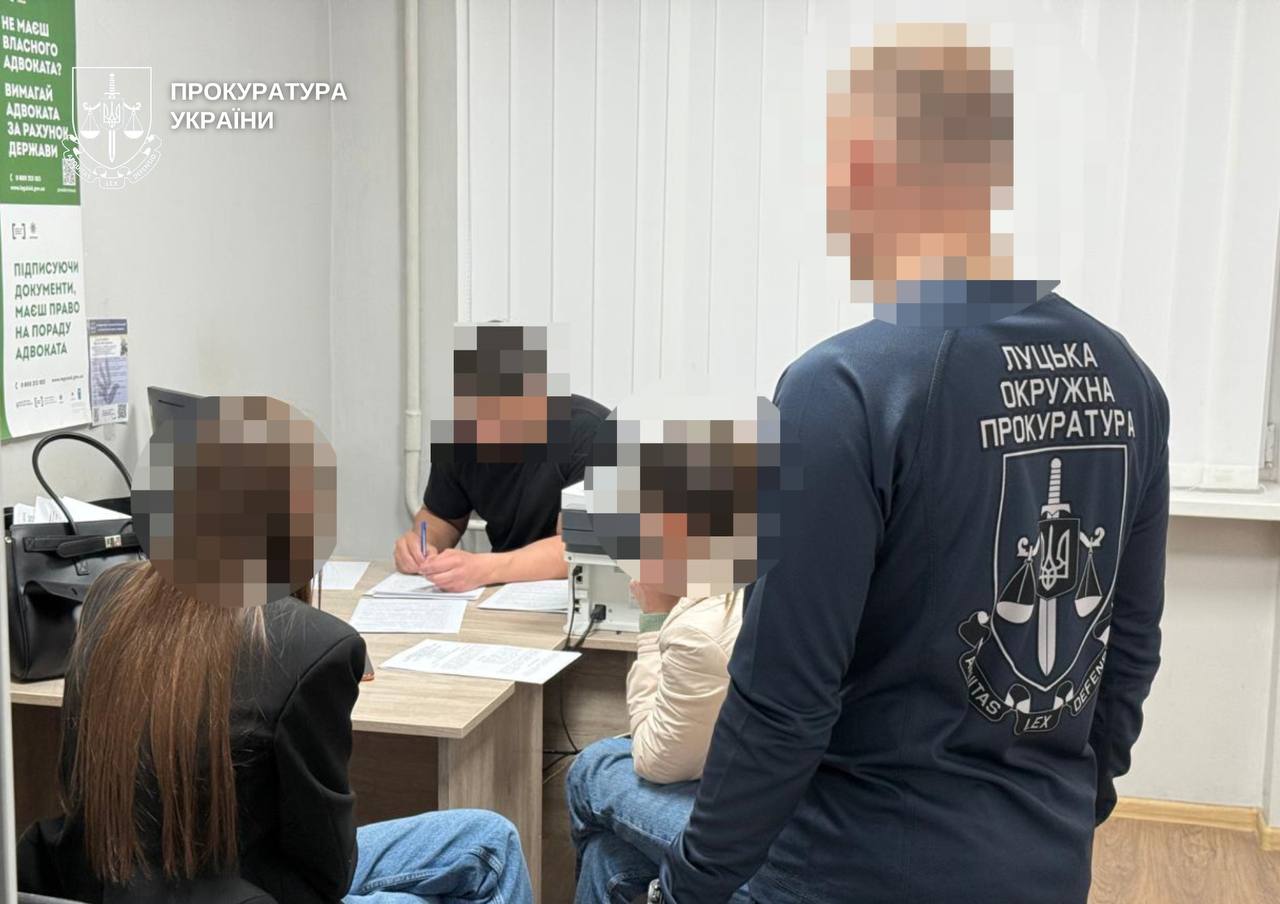 Відстрочка за зарплату: на Волині затримали освітян-корупціонерів (фото)
