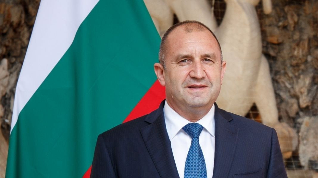 Президент Болгарії виступив проти поставок зброї Україні