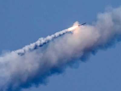 Росія завдала авіаудару по Луганщині. Влучила у приватний будинок