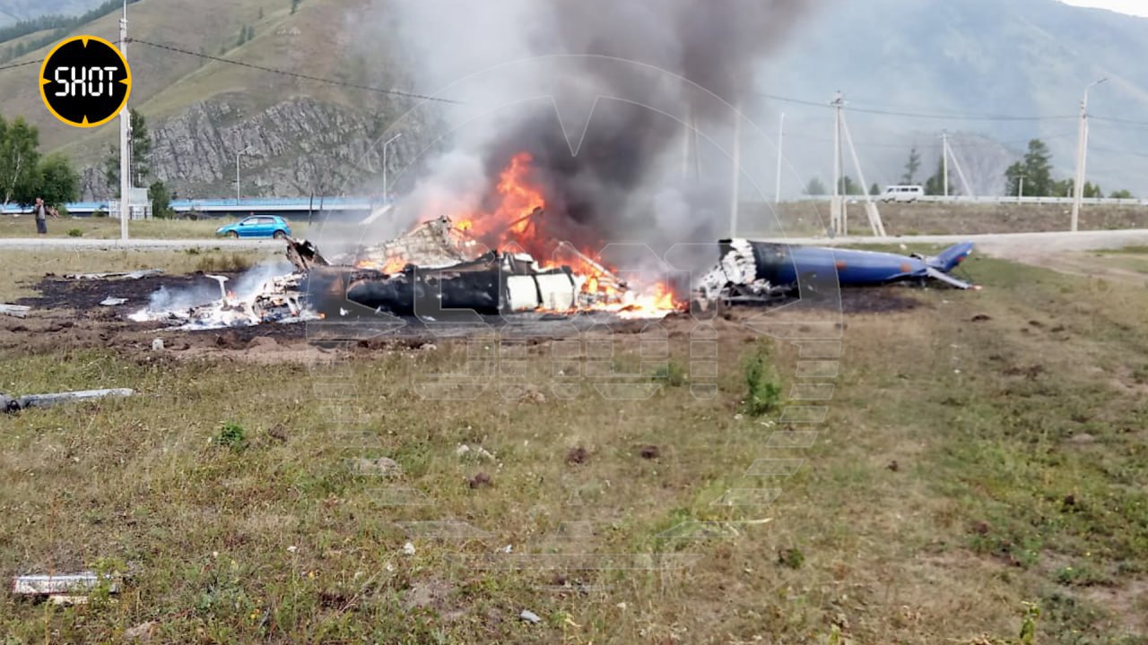 На російському Алтаї впав гелікоптер Мі-8 із туристами: багато загиблих