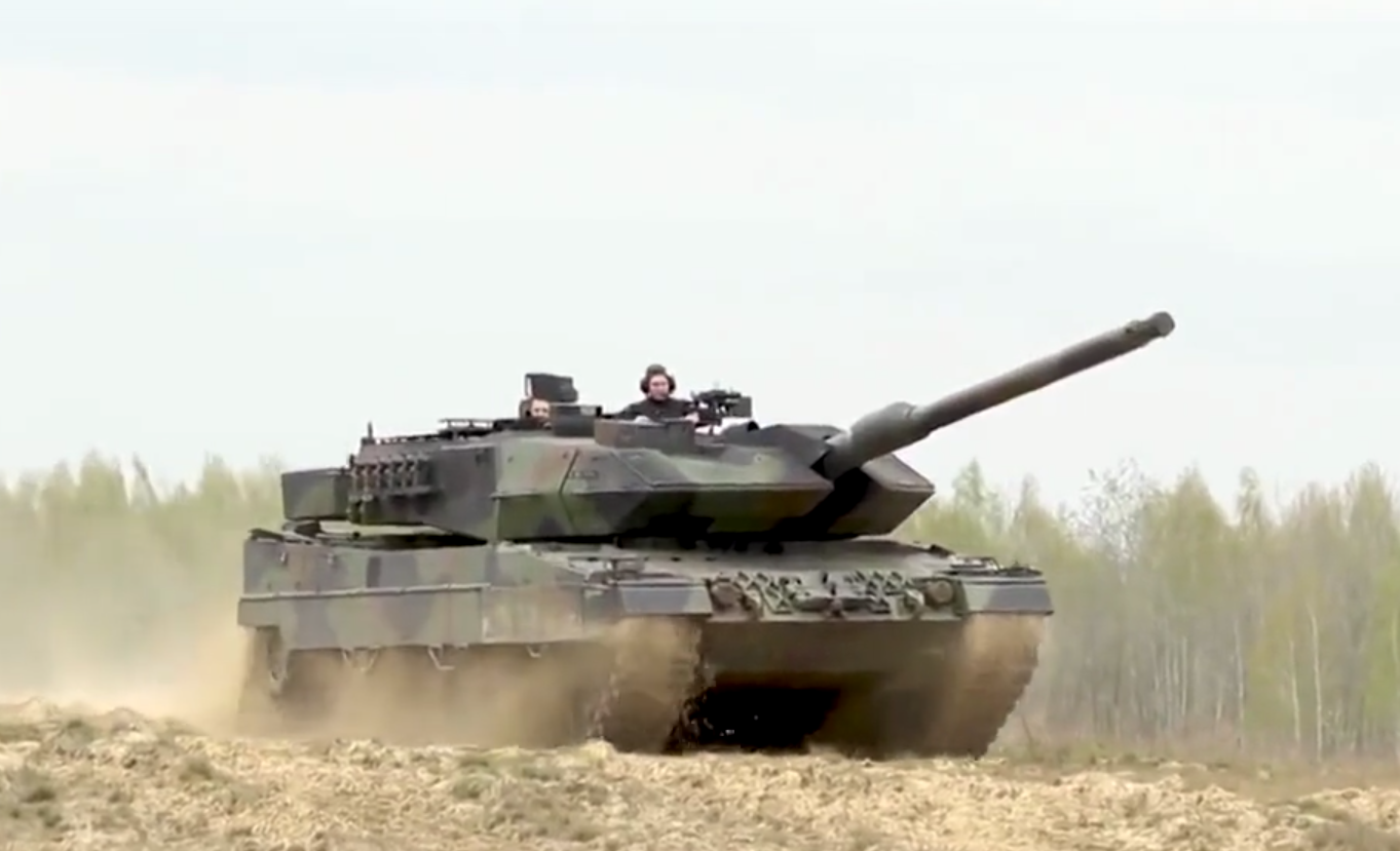 Танки Leopard 2 в Україні. Військове телебачення показало роботу техніки на полігоні