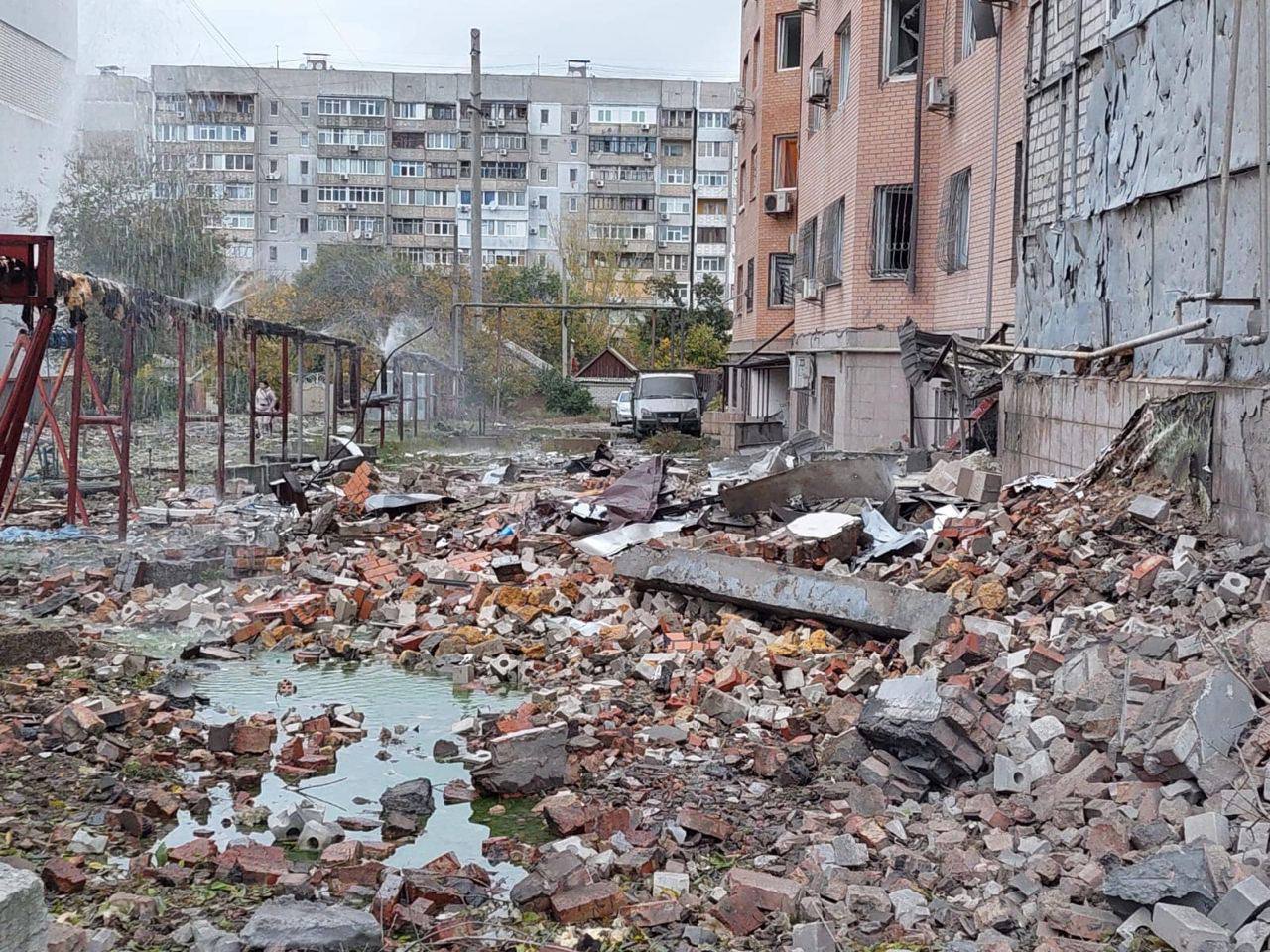 Рашисти обстріляли ракетами житлові будинки в Миколаєві. Є постраждалі