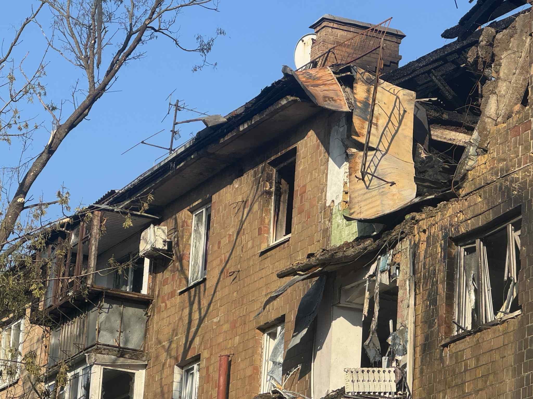 Ворожий дрон залетів у квартиру відомого художника у Києві