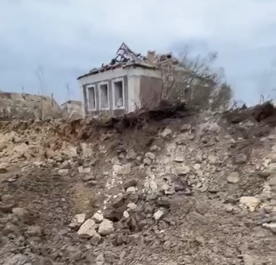 Росіяни вдарили по Херсонщині керованими авіабомбами. Відео наслідків