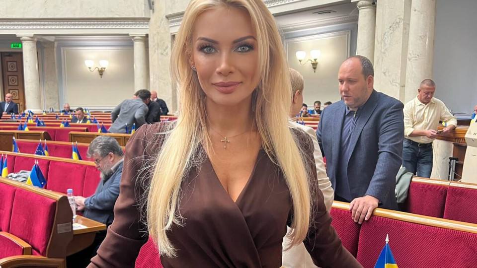 Скандальну нардепку від «Слуги народу» Кормишкіну взяли на поруки Арахамія та Кім: деталі