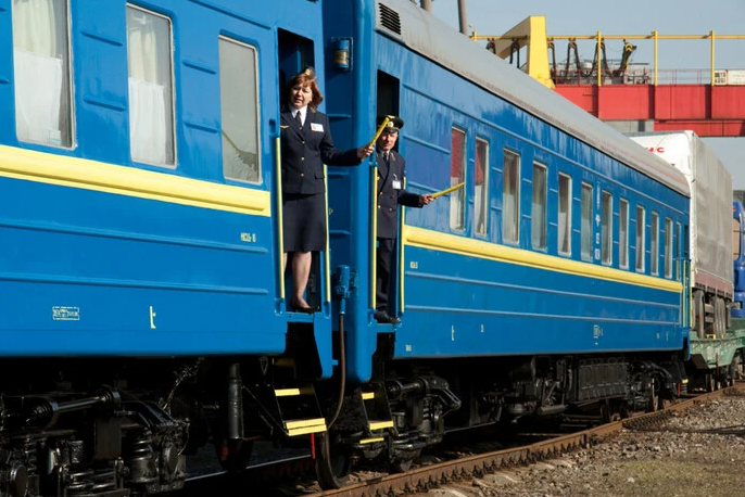 Через атаку РФ «Укрзалізниця» повідомила про зміни  в русі кількох поїздів