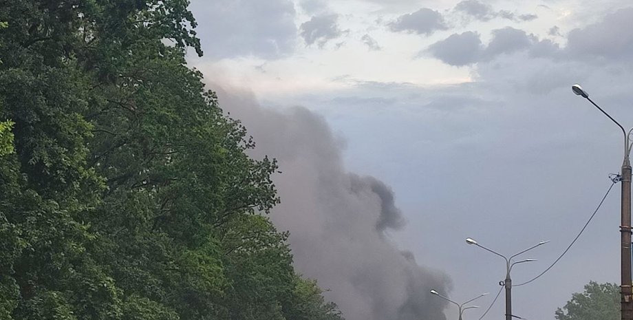 Війська РФ вдарили по гуртожитку в Харкові: влада повідомила деталі