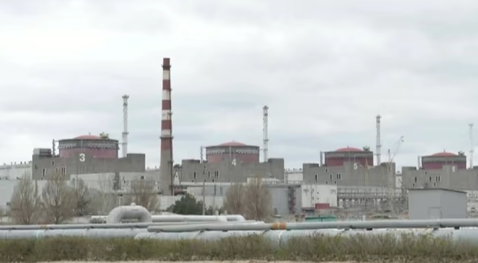МАГАТЕ зафіксувало вибухи і задимлення біля ЗАЕС