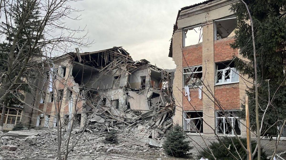 Окупанти вдарили по Куп'янську ракетою С-300