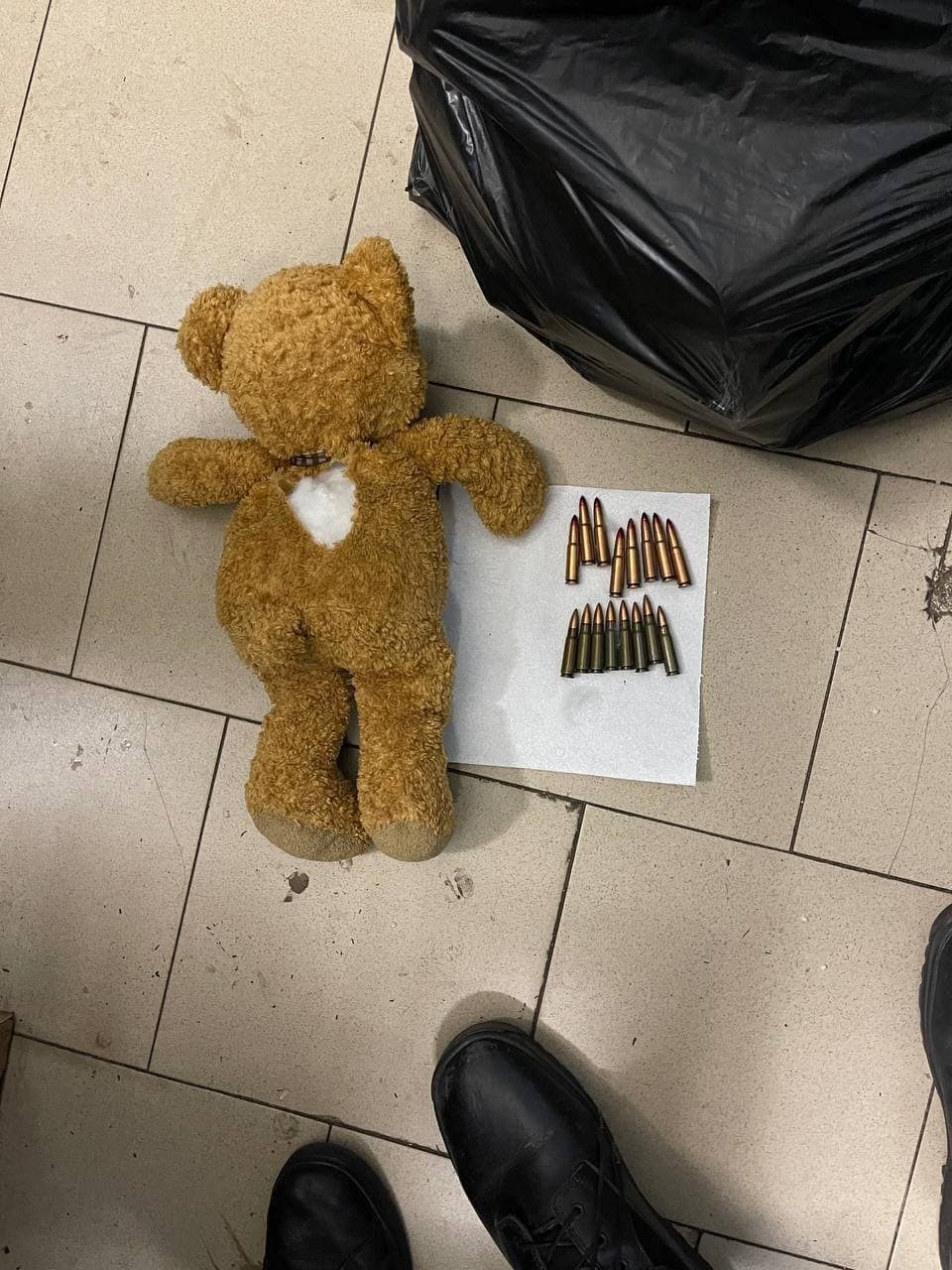 Російський диверсант ховав боєприпаси в іграшці. Його виявили на станції метро у Києві