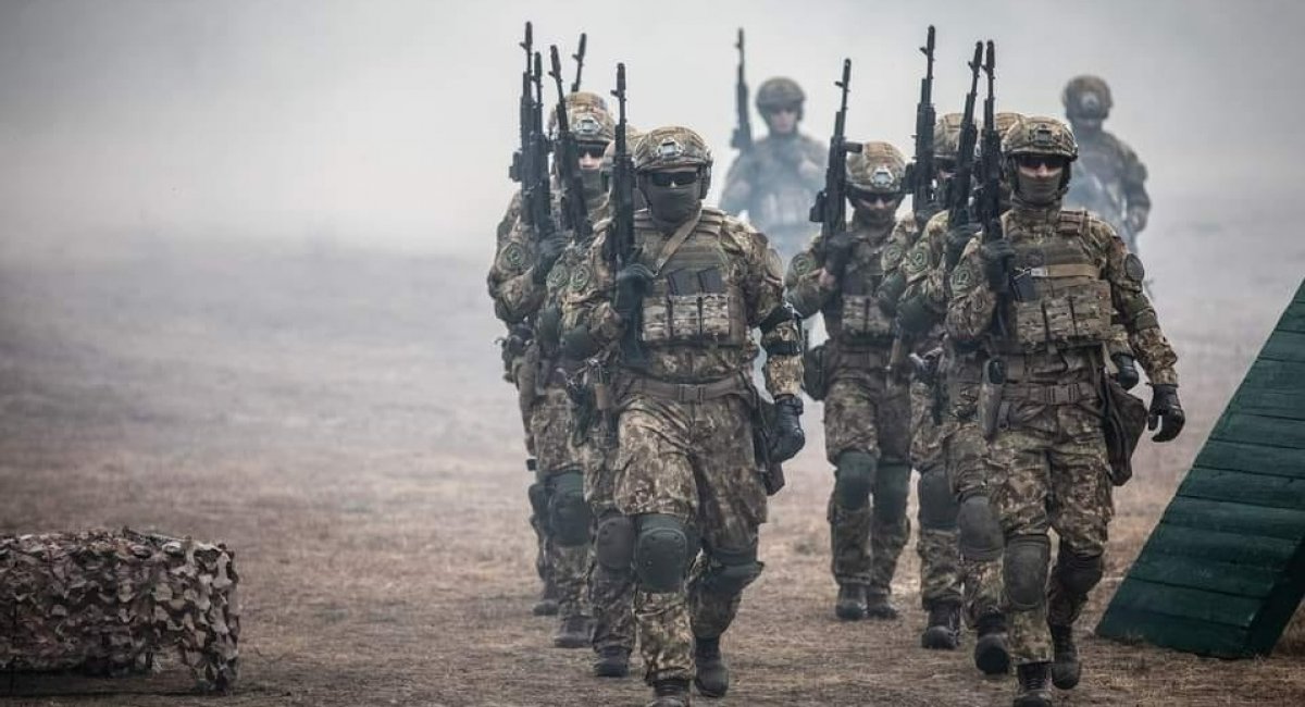 Українські розвідники оприлюднили три напрями можливих наступів Росії