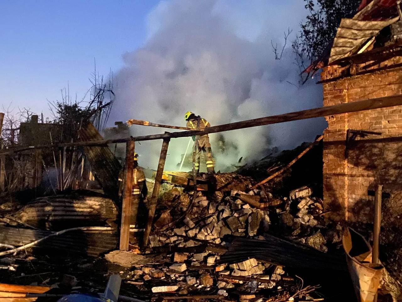 Наслідки важкої атаки по Дніпропетровщині. Серед загиблих - дитина