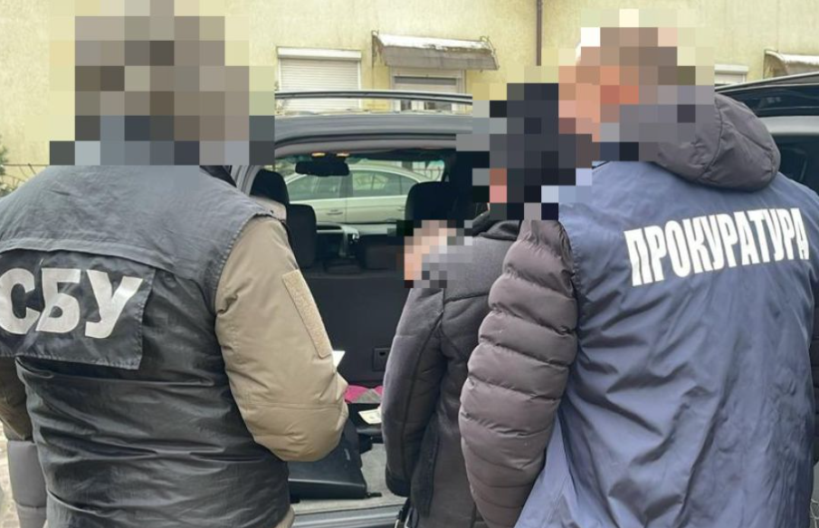За відкриття стомкабінету – тисячу доларів: на Львівщині на хабарі «погоріла» чиновниця