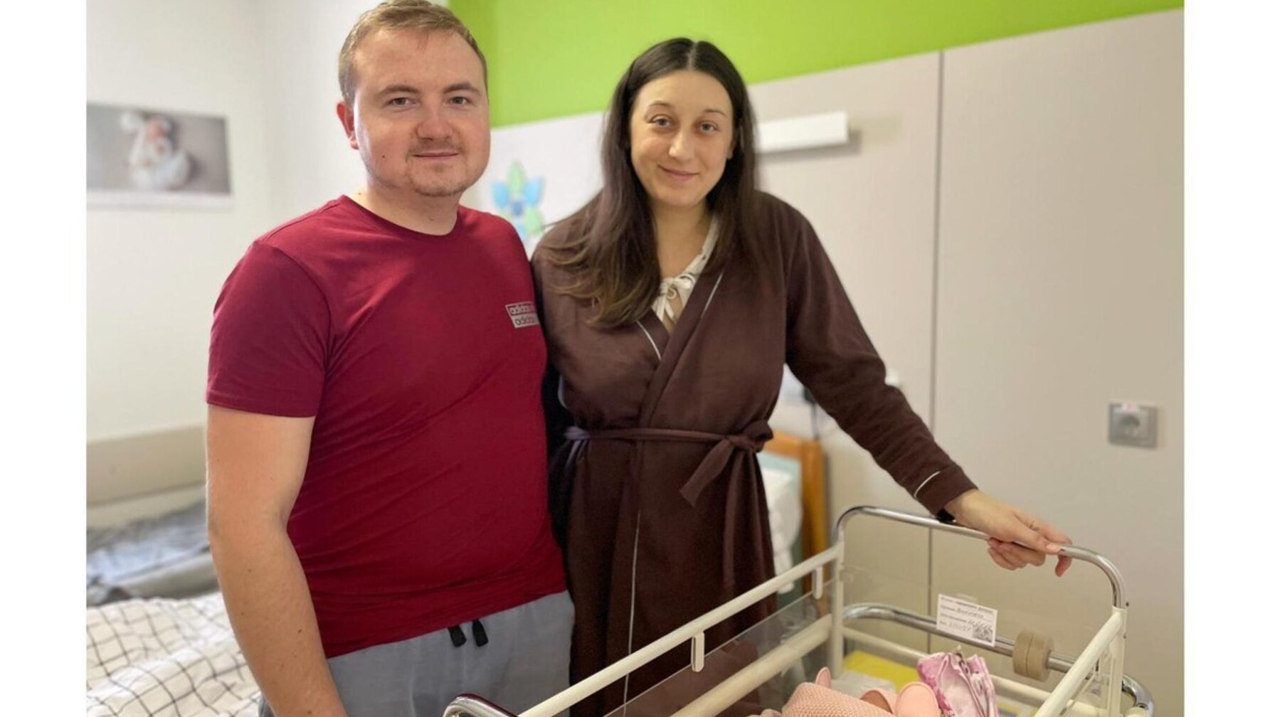 Трансплантація нирки і материнство: львівські лікарі допомогли жінці народили донечку