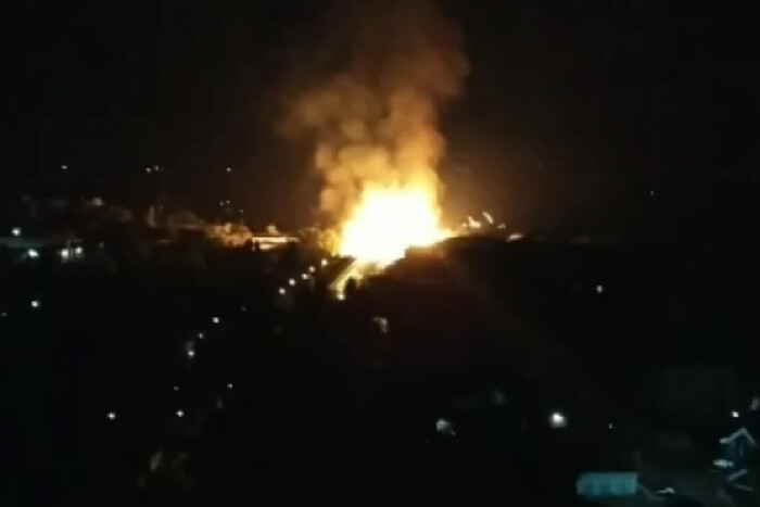 Вибухи в російському Енгельсі: на військовому аеродромі спалахнула пожежа