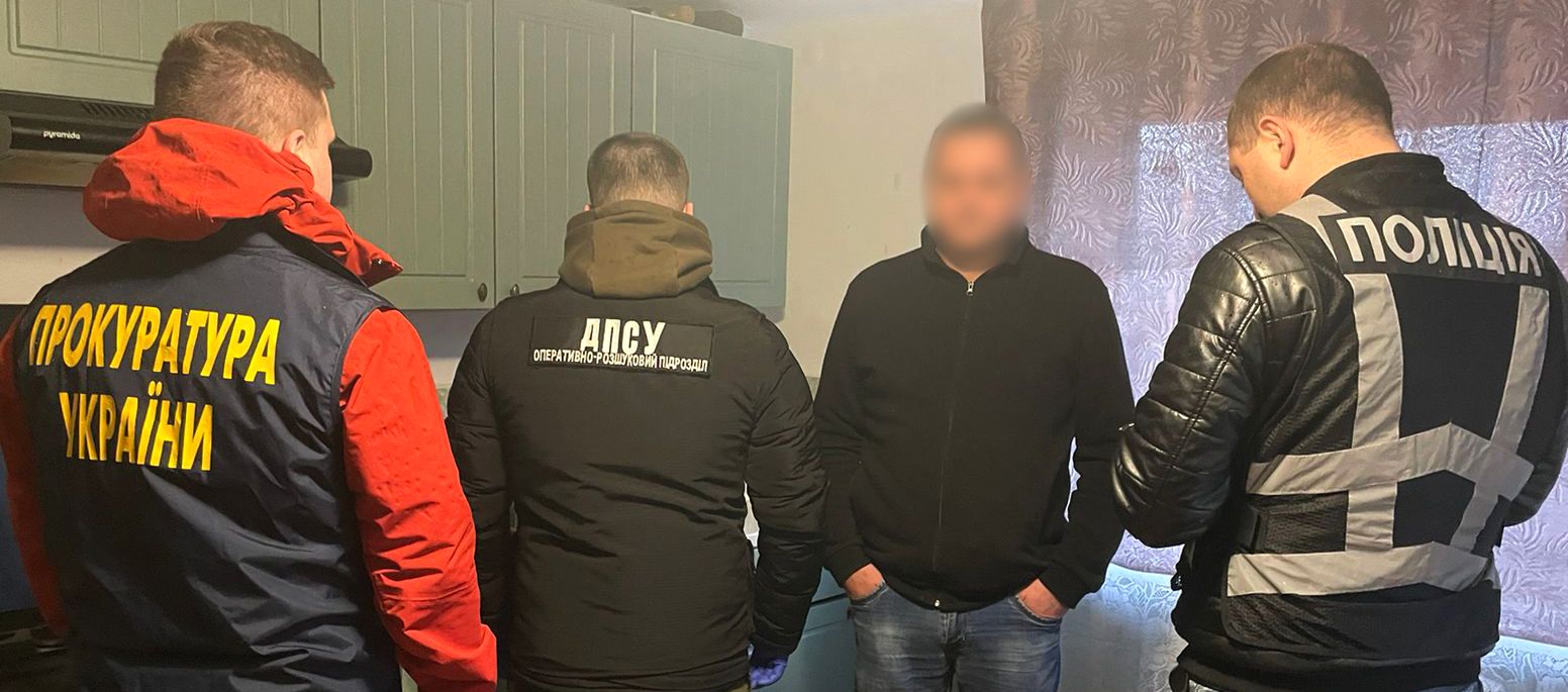Продавав неіснуючу техніку і переправляв ухилянтів. На Львівщині викрили афериста "широкого профілю"