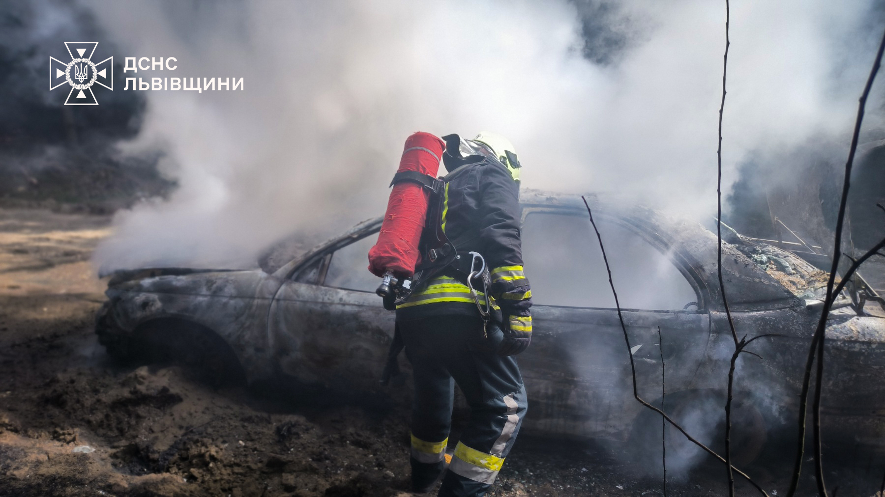 На Львівщині горіло авто