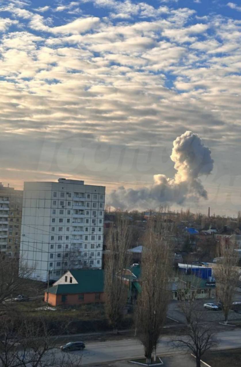 У Ростовській області РФ здійнявся дим над військовими складами (фото)