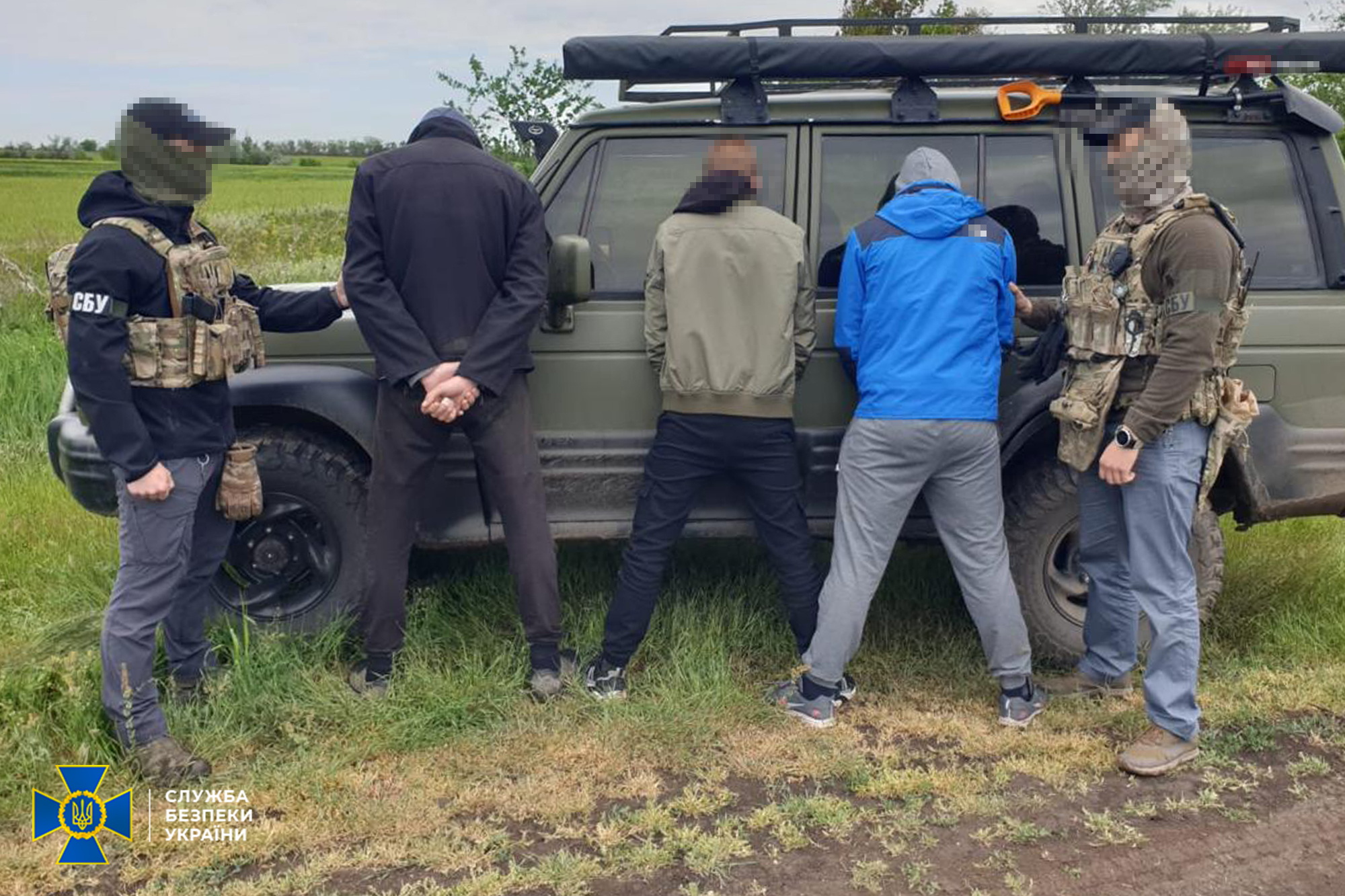 СБУ викрила на Львівщині керівників благодійного фонду, які підпільно торгували зброєю