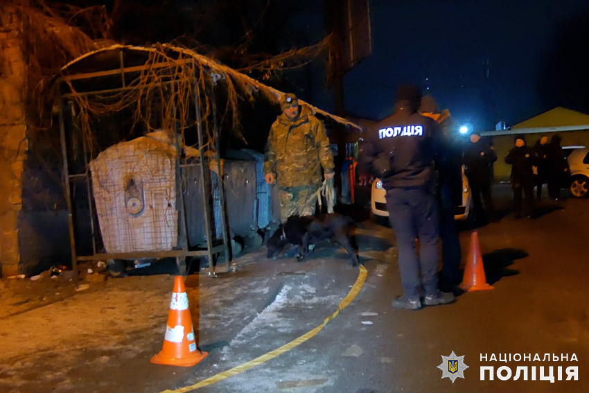 У Хмельницьку немовля знайшли біля смітників: офіційна заява поліції (фото)