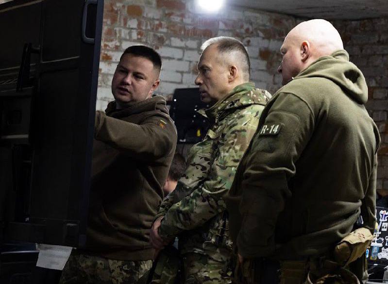 Сирський відвідав військові частини  на Сумщині та у Курській області РФ: деталі