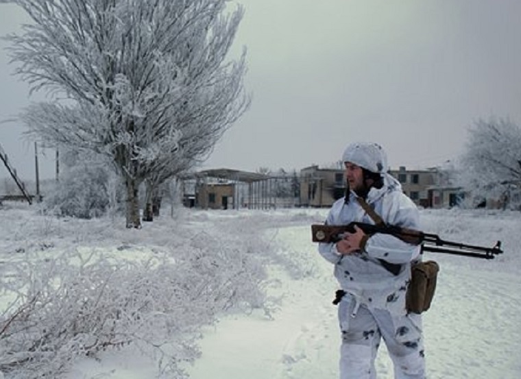 На Донбасі окупанти задіяли безпілотник для скидання пострілів, є поранені